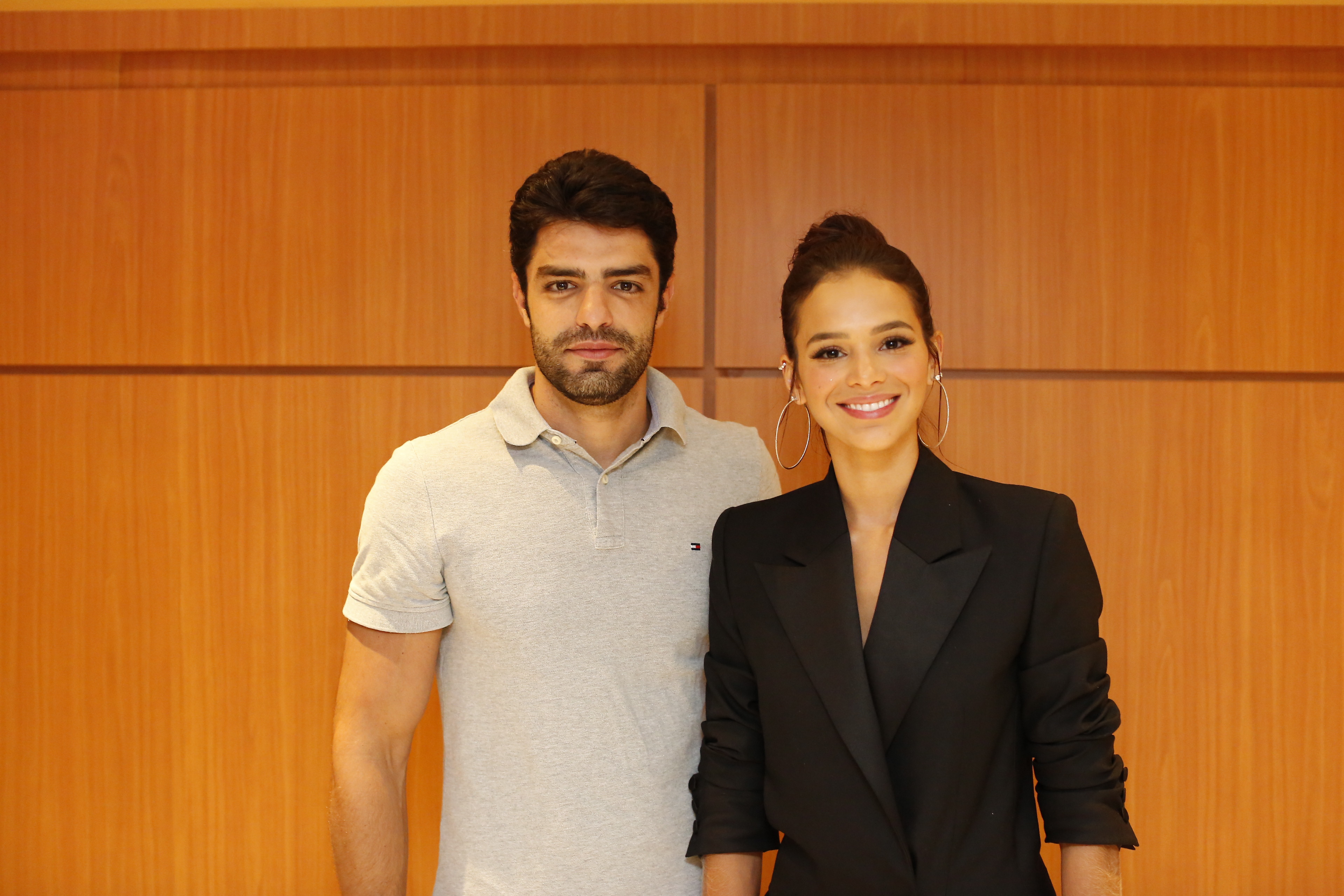 Shopping de Curitiba recebe Bruna Marquezine para lançamento de novela das 19h