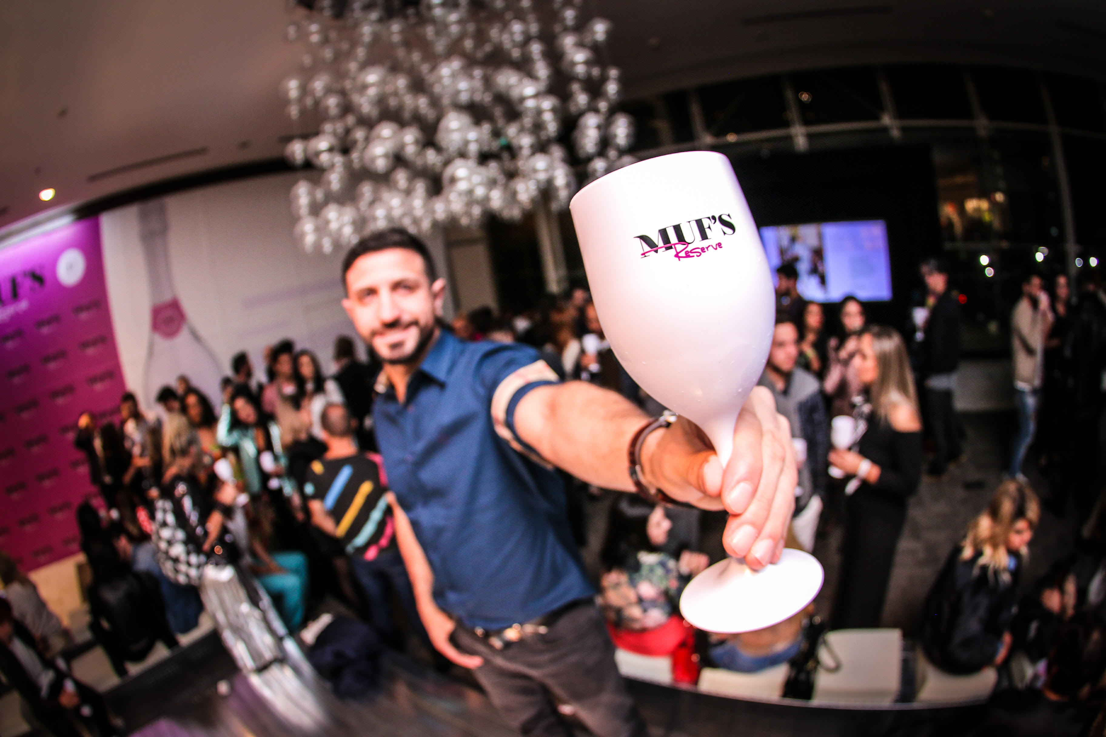 Adega Muf’s comanda agitação no Pátio Batel Fashion Walk