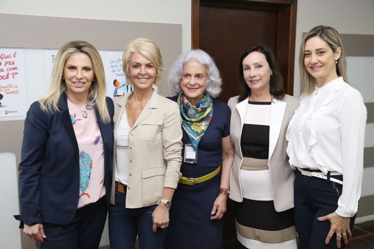 Cida Borghetti e Fernanda Richa prestigiam campanha pró-infância dos Amigos do HC