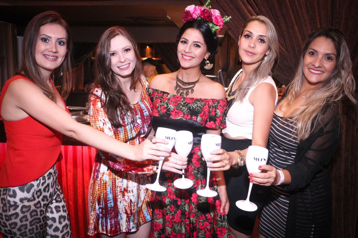Lançamento do app Frida Karro movimenta noite curitibana