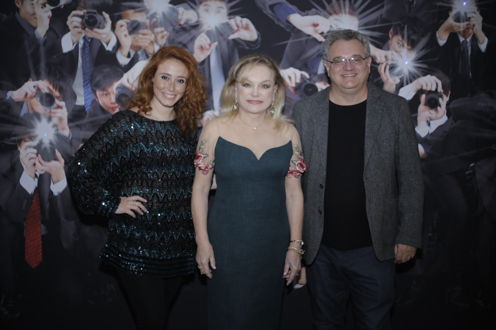 A atriz Nathalia Garcia (à esq.), a presidente do Instituto Histórico e Cultural da Lapa, Maria Inês Borges da Silveira, e o cineasta Fernando Severo, um dos organizadores do festival.