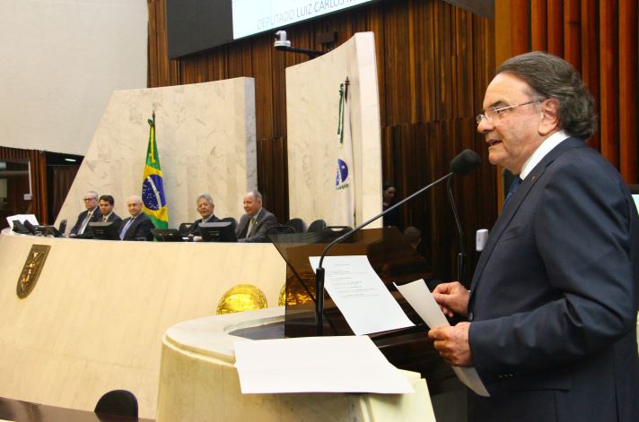 Em seu discurso, o homenageado relembrou sua trajetória pessoal e como médico.