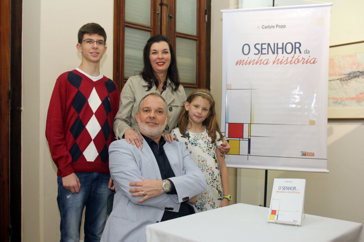 Romance “O Senhor da Minha História”, ambientado em Curitiba, ganha nova impressão