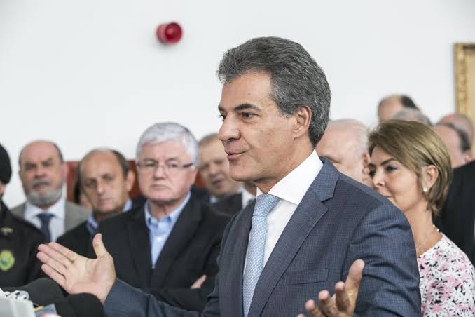 Beto Richa faz happy-hour na Assembleia