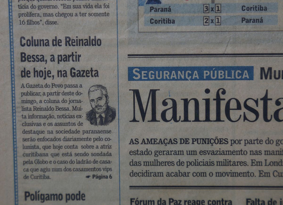 A estreia teve chamada na capa do jornal, com destaque para nota de um casamento em que uma convidada foi roubada.