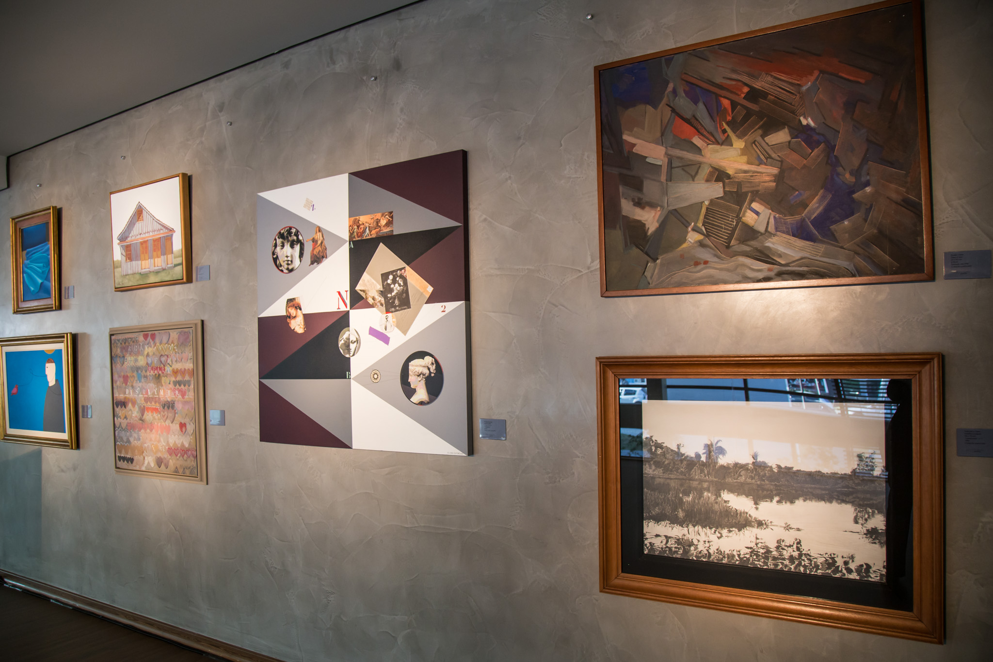 A mostra reúne obras de dez artistas amigos de Zimmermann.