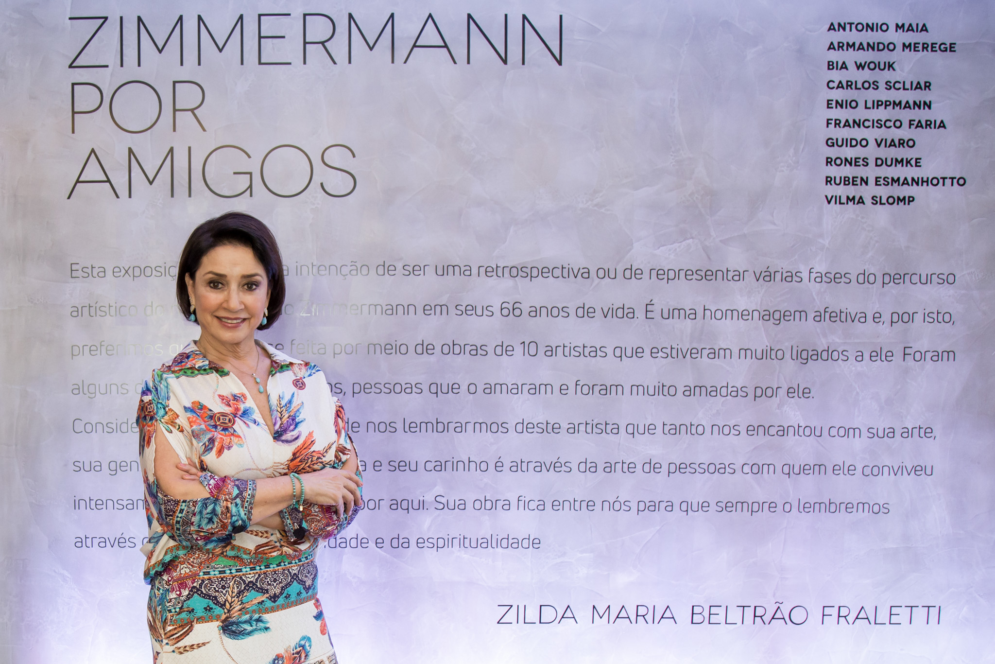 A galerista Zilda Fraletti, curadora da exposição Zimmermann por Amigos. Fotos: Cintya Hein