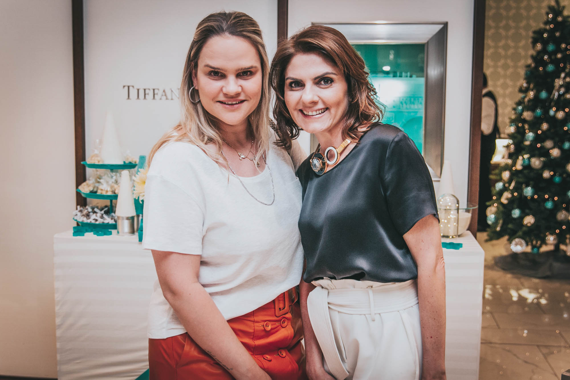 Giovana Martins de Oliveira e Vanessa Jamus.