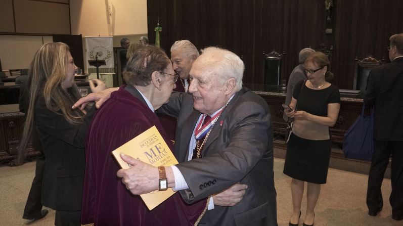 Os confrades Munir Karam e René Dotti.
